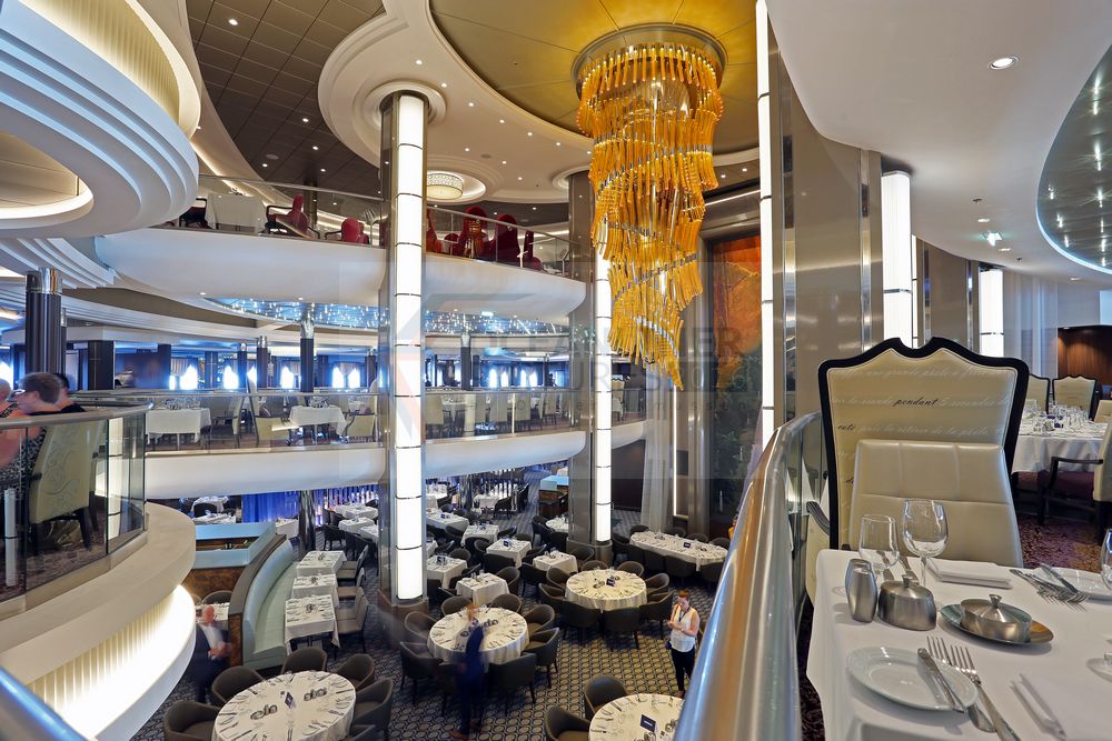 Over 20 Restaurants and Bars Placed at 16 Decks in this Giant Ship